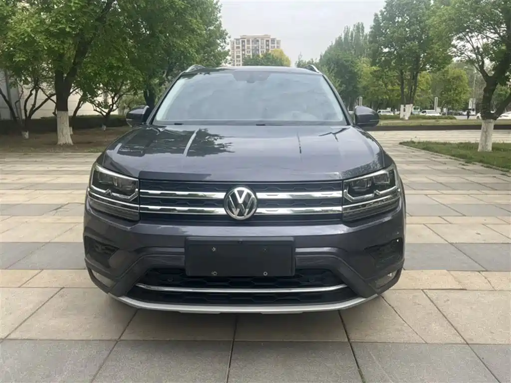 Tharu 330 TSI 4 WD Flagship CN-VI