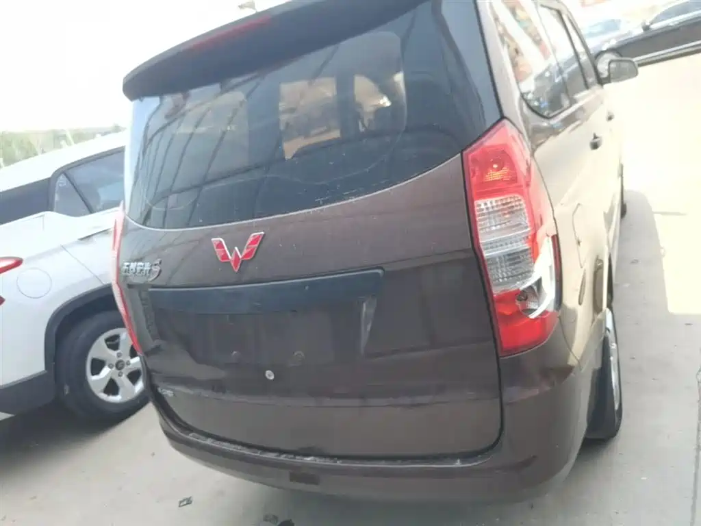 Wuling Hongguang 1.2 L S Basic CN-VI LSI