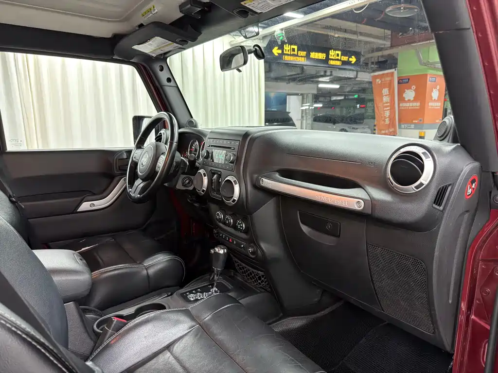 Wrangler 3.6 L Sahara 4-door