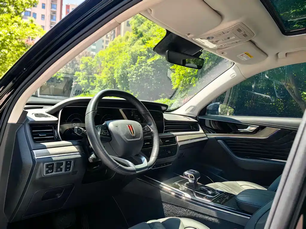 Hongqi HS5 2.0 T Connected Flagship Enjoyment