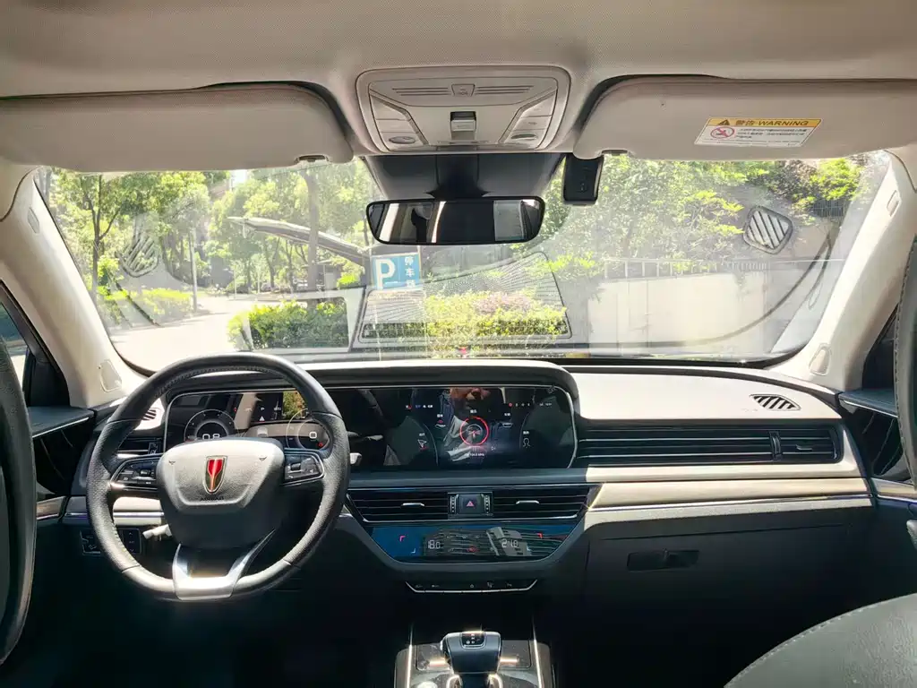 Hongqi HS5 2.0 T Connected Flagship Enjoyment