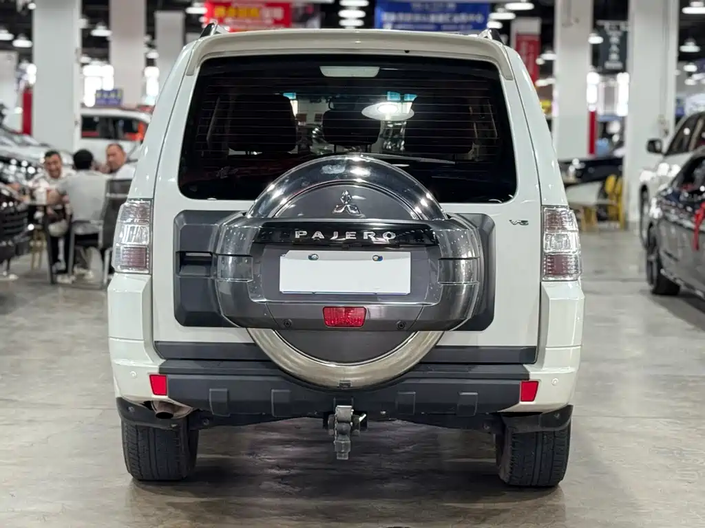 Pajero (Import) 3.0 L Auto Standard CN-V