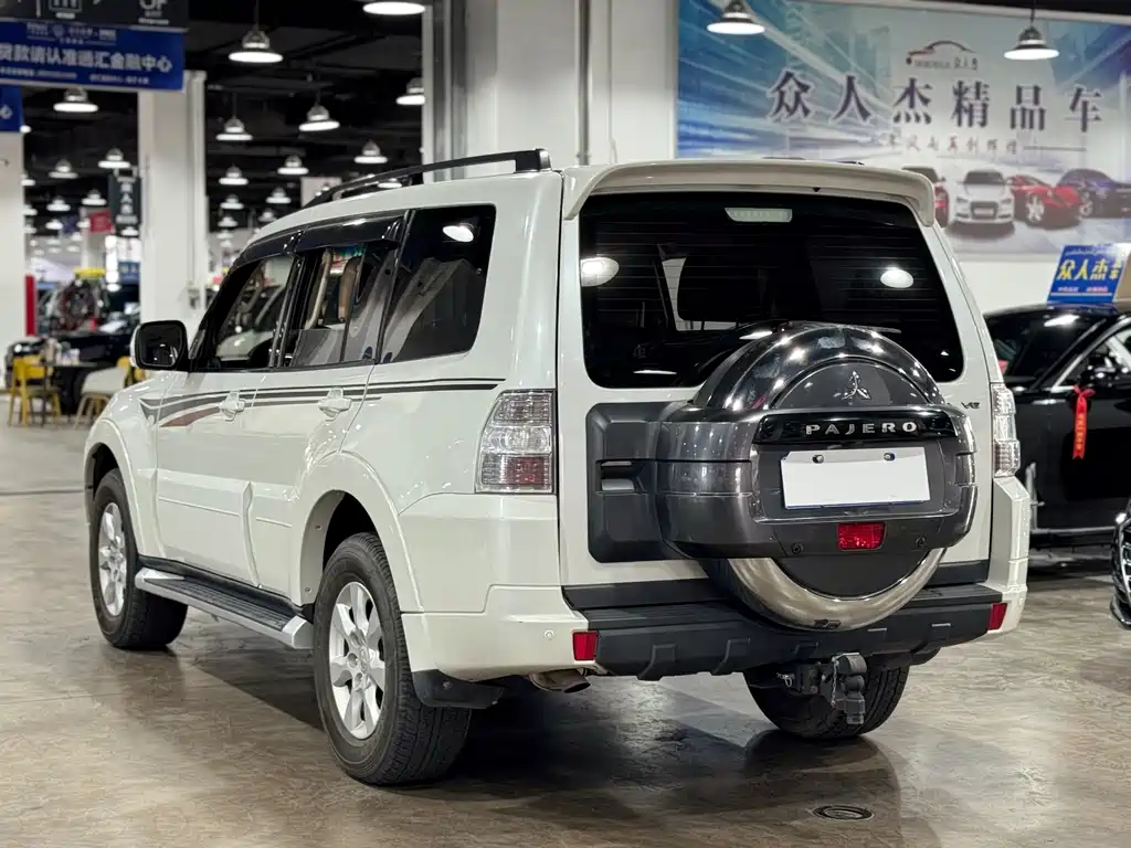 Pajero (Import) 3.0 L Auto Standard CN-V