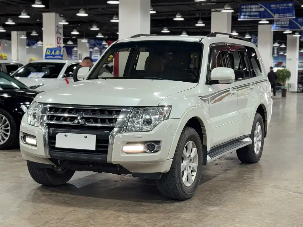 Pajero (Import) 3.0 L Auto Standard CN-V