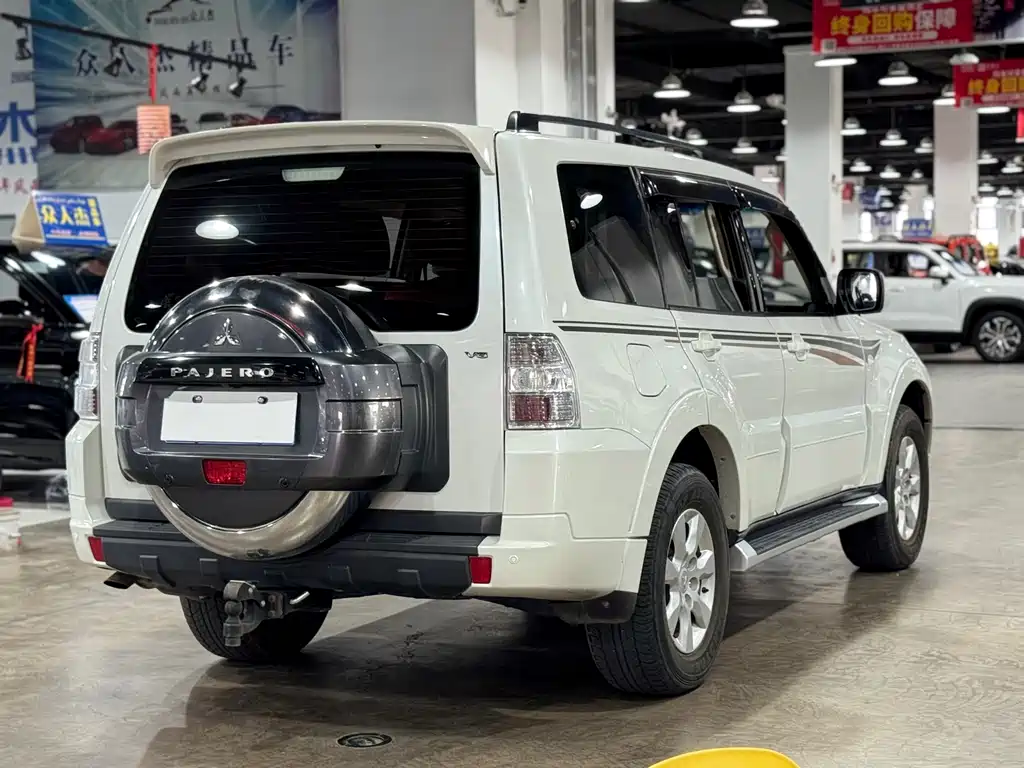 Pajero (Import) 3.0 L Auto Standard CN-V