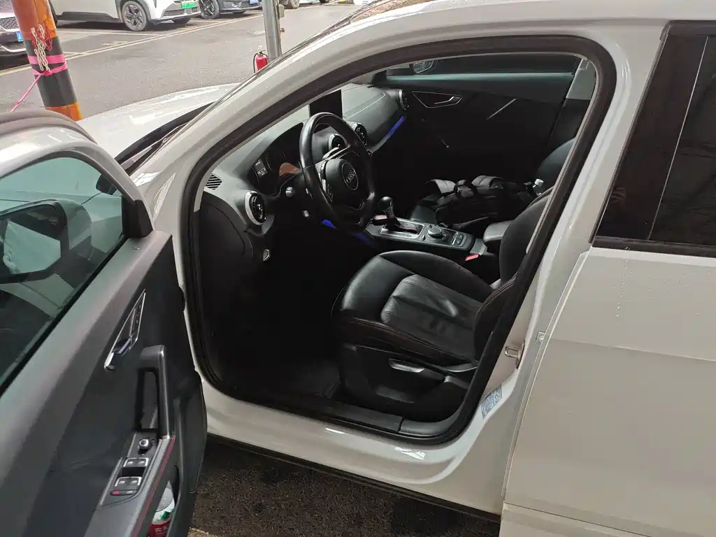 Audi Q2 L 35 TFSI Progressive Dynamic