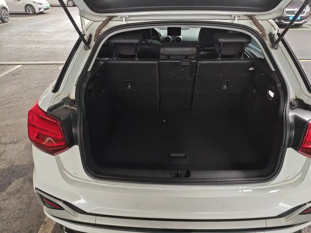 Audi Q2 L 35 TFSI Progressive Dynamic