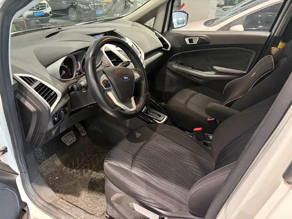 EcoSport 1.5 L Auto Distinguished