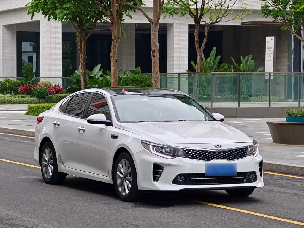 Kia K5 1.6 T Auto LUX