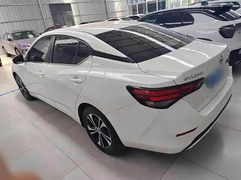 Nissan Sylphy 1.6 L XL CVT Joy