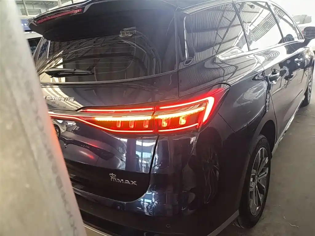 Song MAX Upgraded 1.5 T Auto Luxury 6-seat