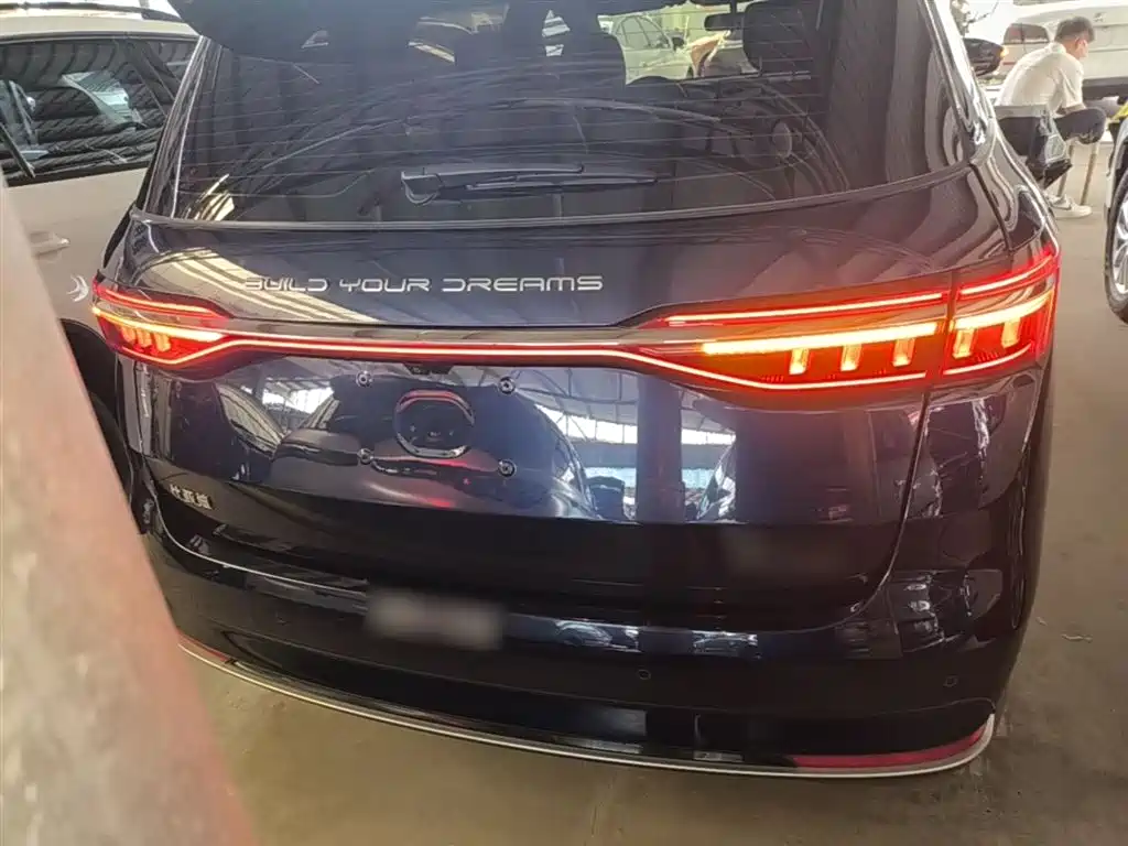 Song MAX Upgraded 1.5 T Auto Luxury 6-seat