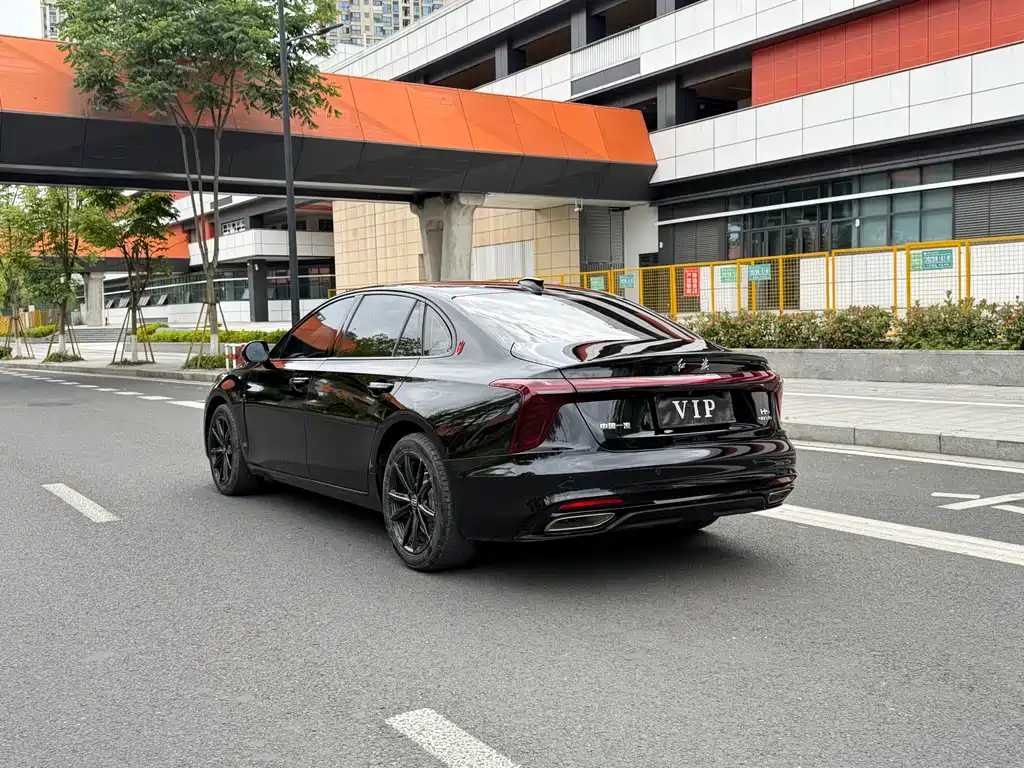 Hongqi H5 2.0 T Auto Shadow