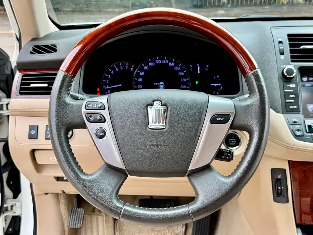 Crown 2.5 L Royal Leather
