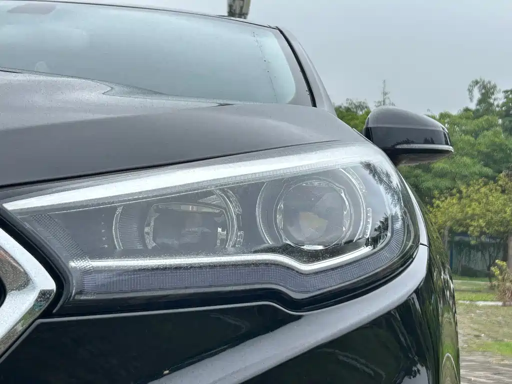 Hongqi H5 Classic 1.5 T DCT Flagship Charm
