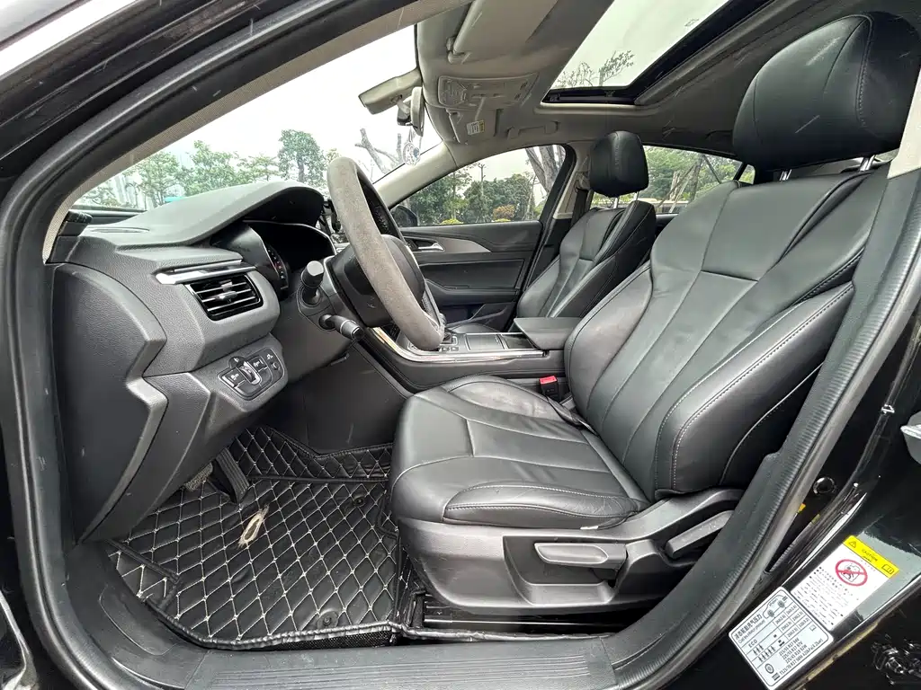 Hongqi H5 Classic 1.5 T DCT Flagship Charm