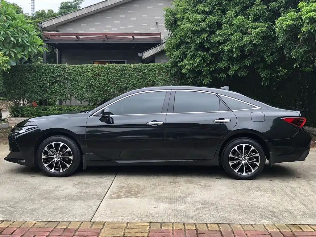 Avalon 2.5 L Luxury