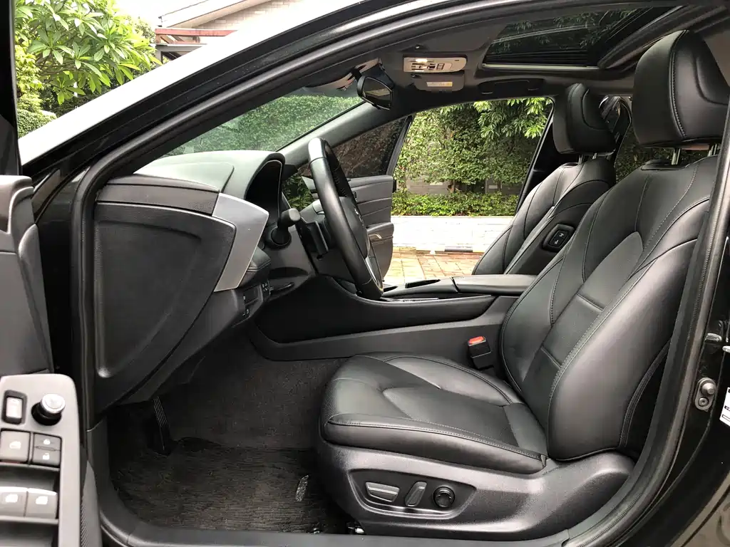 Avalon 2.5 L Luxury