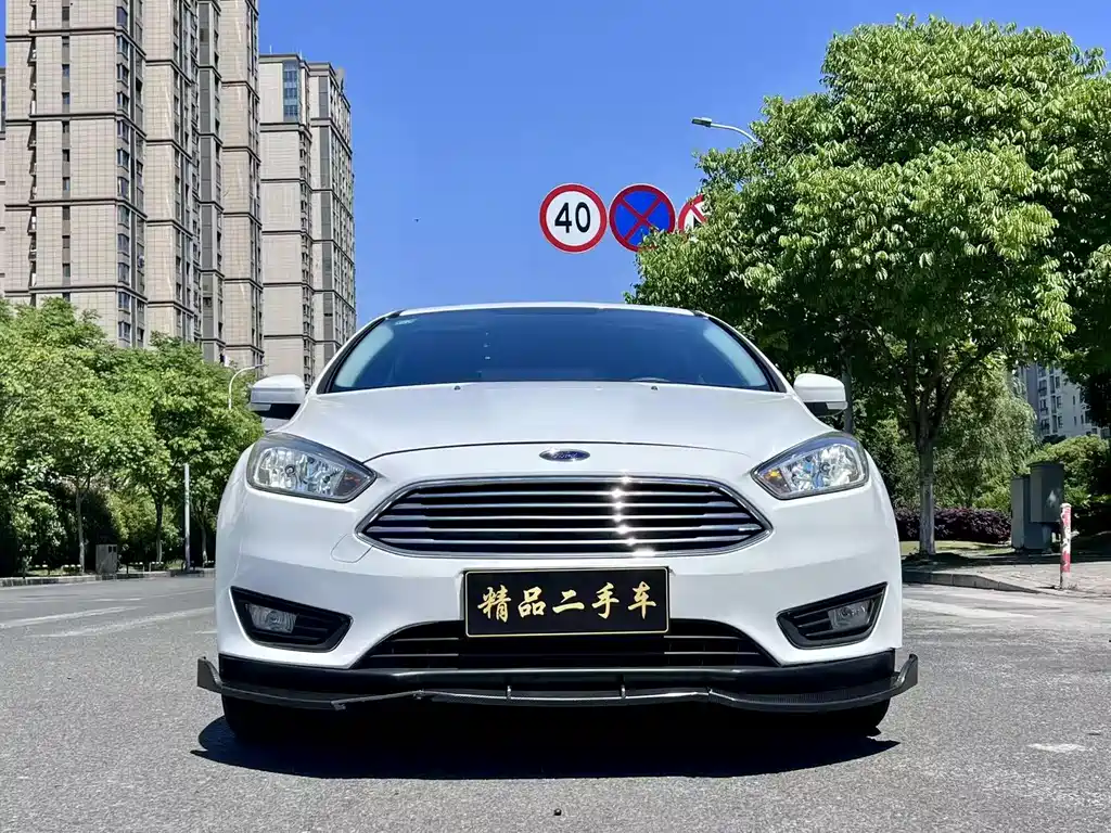 Focus Sedan 1.6 L Auto Comfort Smart Travel