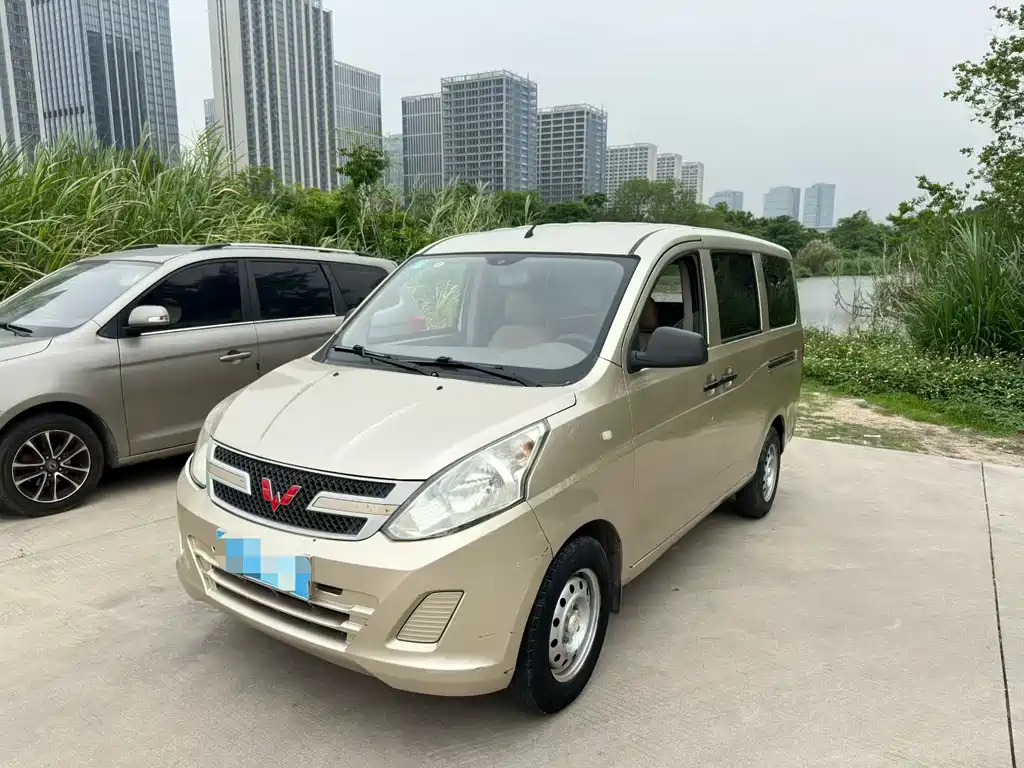 Wuling Rongguang V 五菱荣光V 2015款 1.2 L实用型