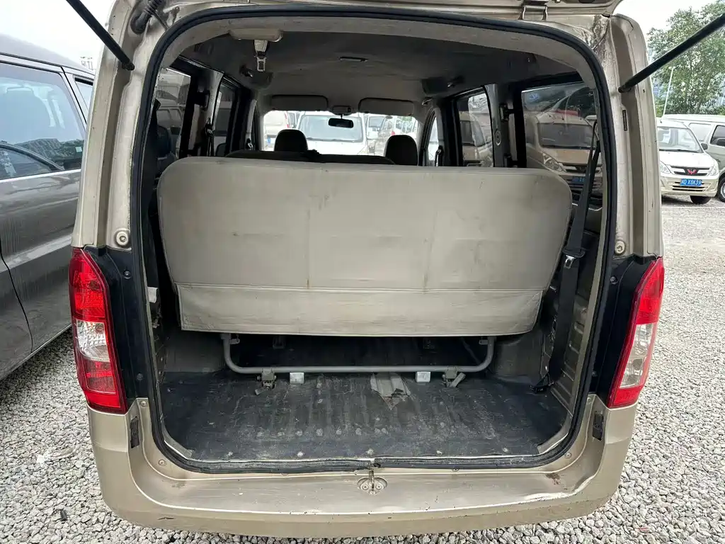Wuling Rongguang V 五菱荣光V 2015款 1.2 L实用型