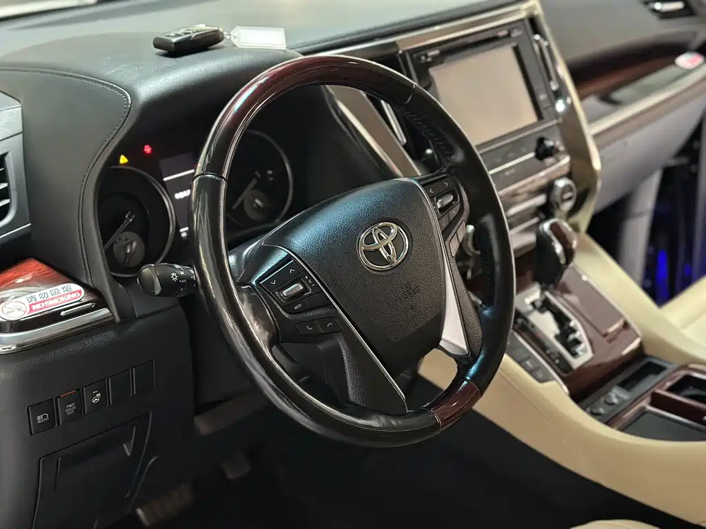 Alphard 3.5 L Luxury