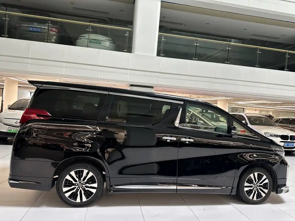 Alphard 3.5 L Luxury