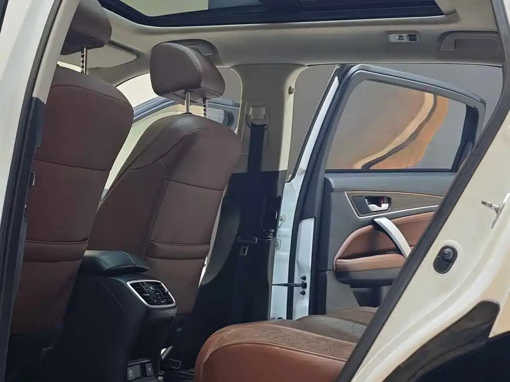 Avancier 370 TURBO 2 WD Luxury