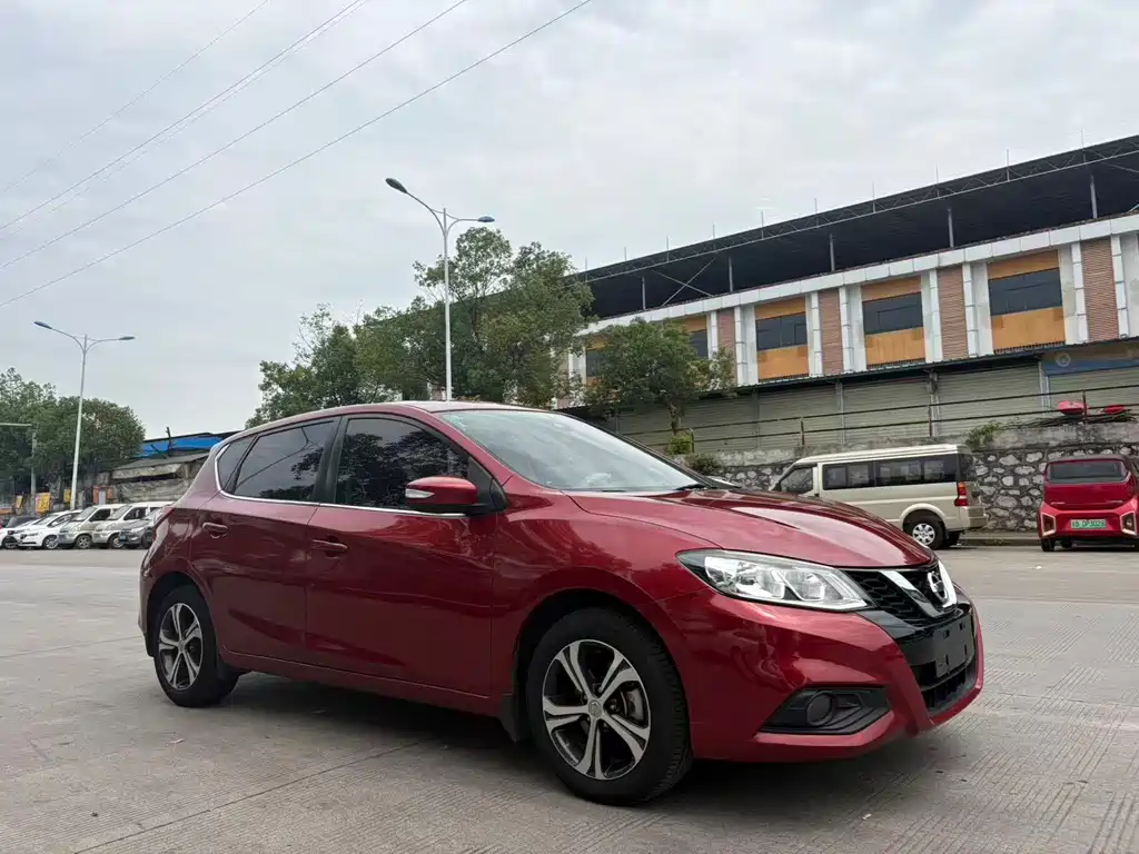 Tiida 1.6 L CVT Smart Travel CN-VI