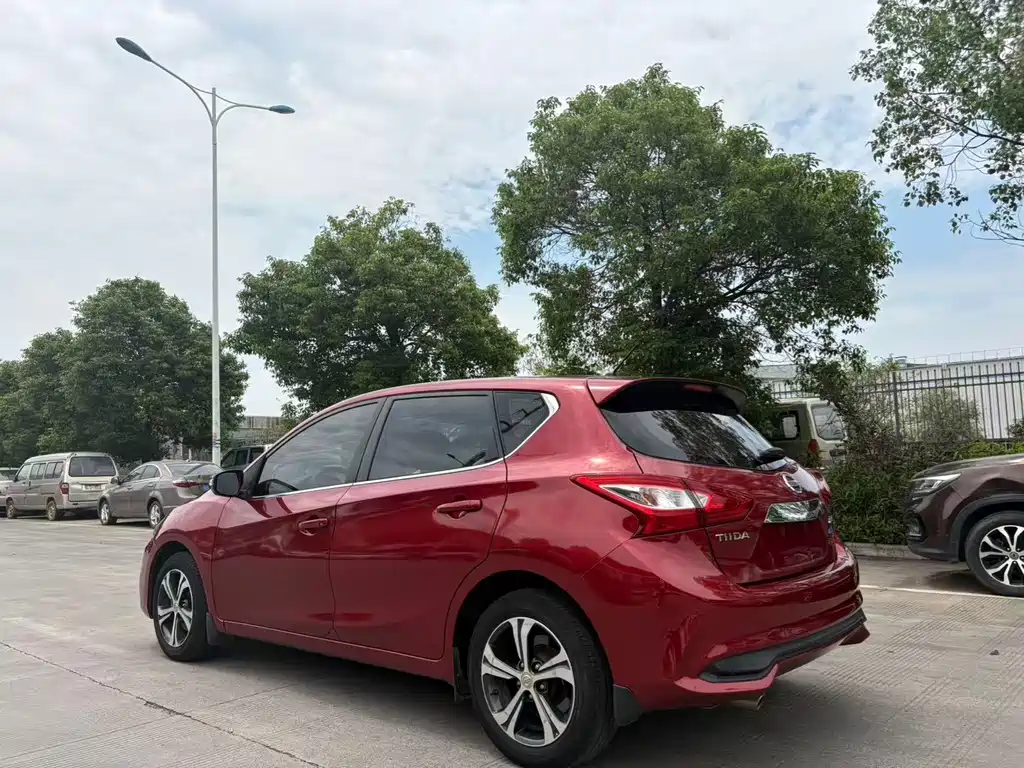 Tiida 1.6 L CVT Smart Travel CN-VI