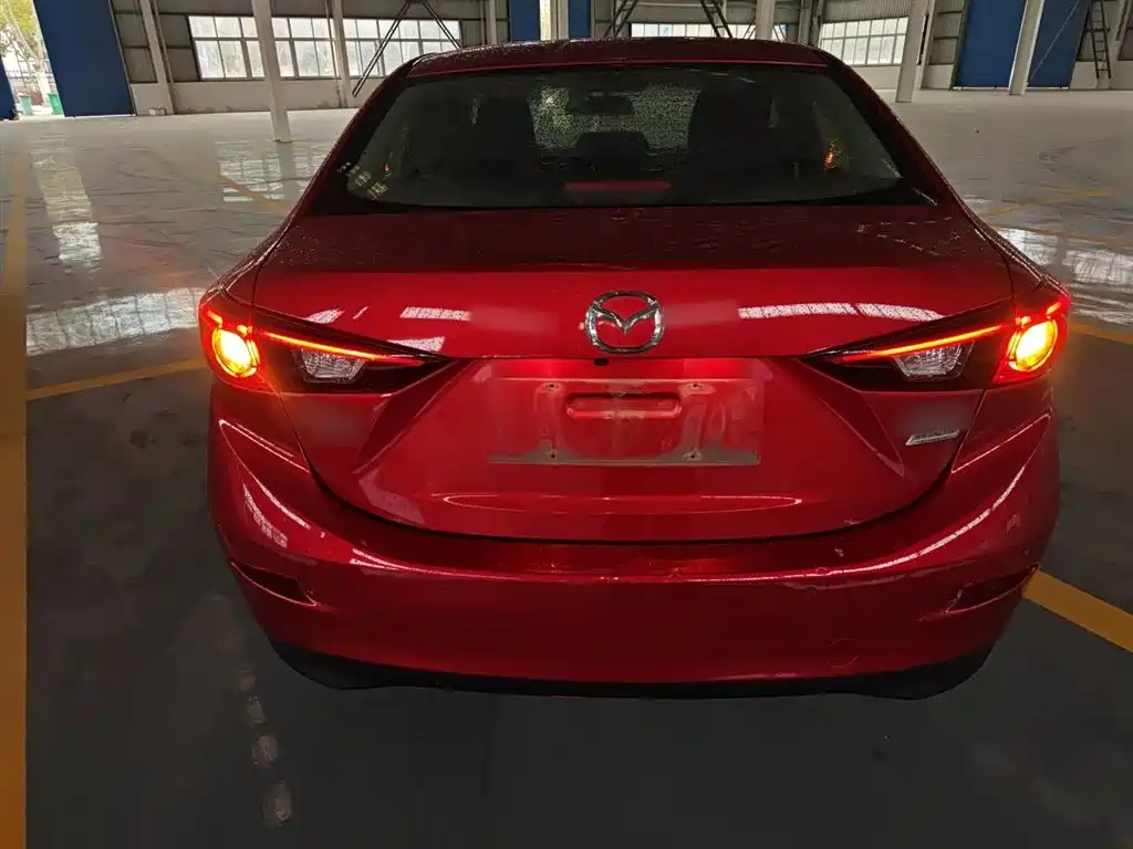 Mazda 3 Axela Sedan 1.5 L Auto Luxury CN-V