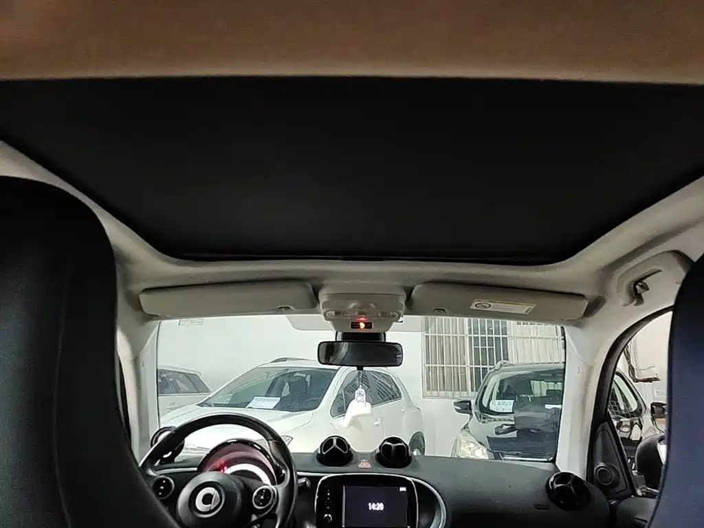 smart fortwo 0.9 T 66 kW Hardtop Pioneer
