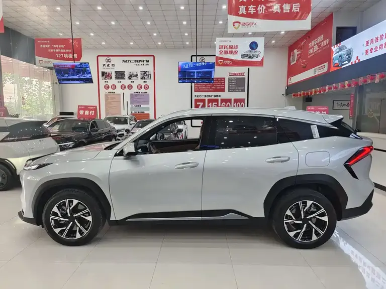 Geely Galaxy L7 EM-i 115 km Voyage