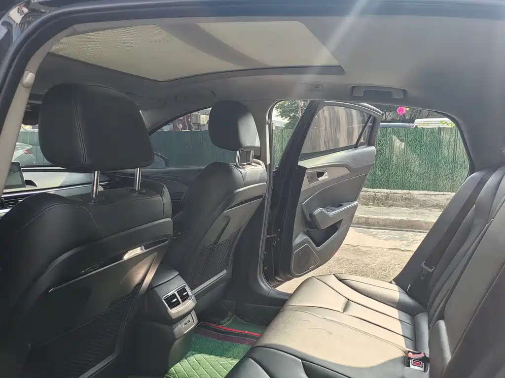 Hongqi H5 30 TD Dynamic