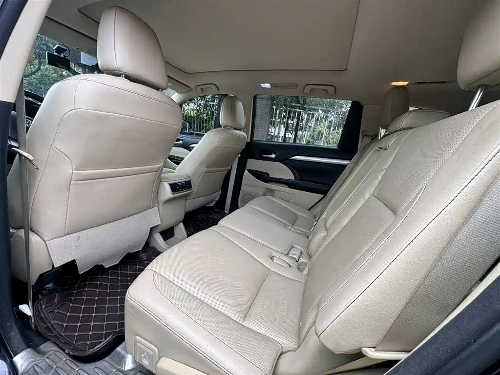 Highlander 2.0 T 4 WD Luxury 7-seat