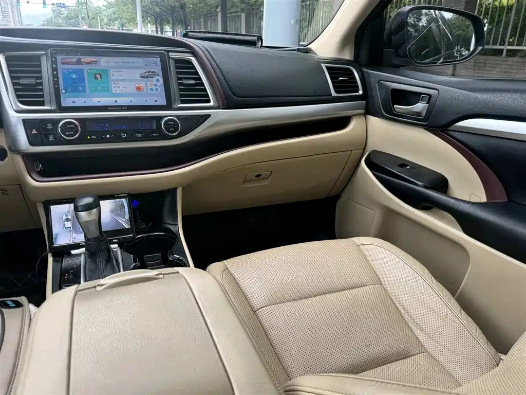 Highlander 2.0 T 4 WD Luxury 7-seat