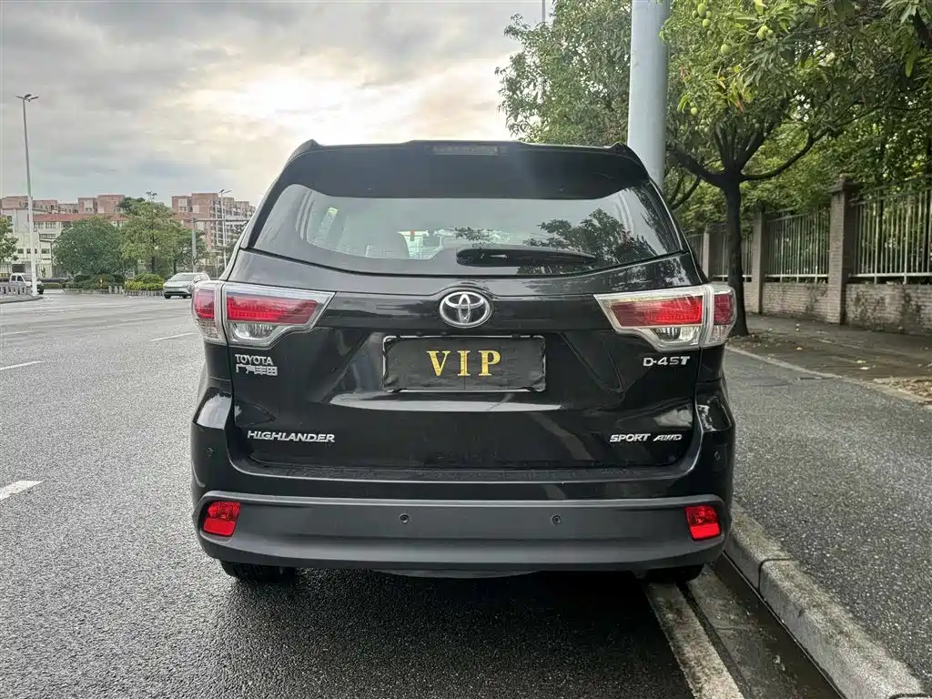 Highlander 2.0 T 4 WD Luxury 7-seat
