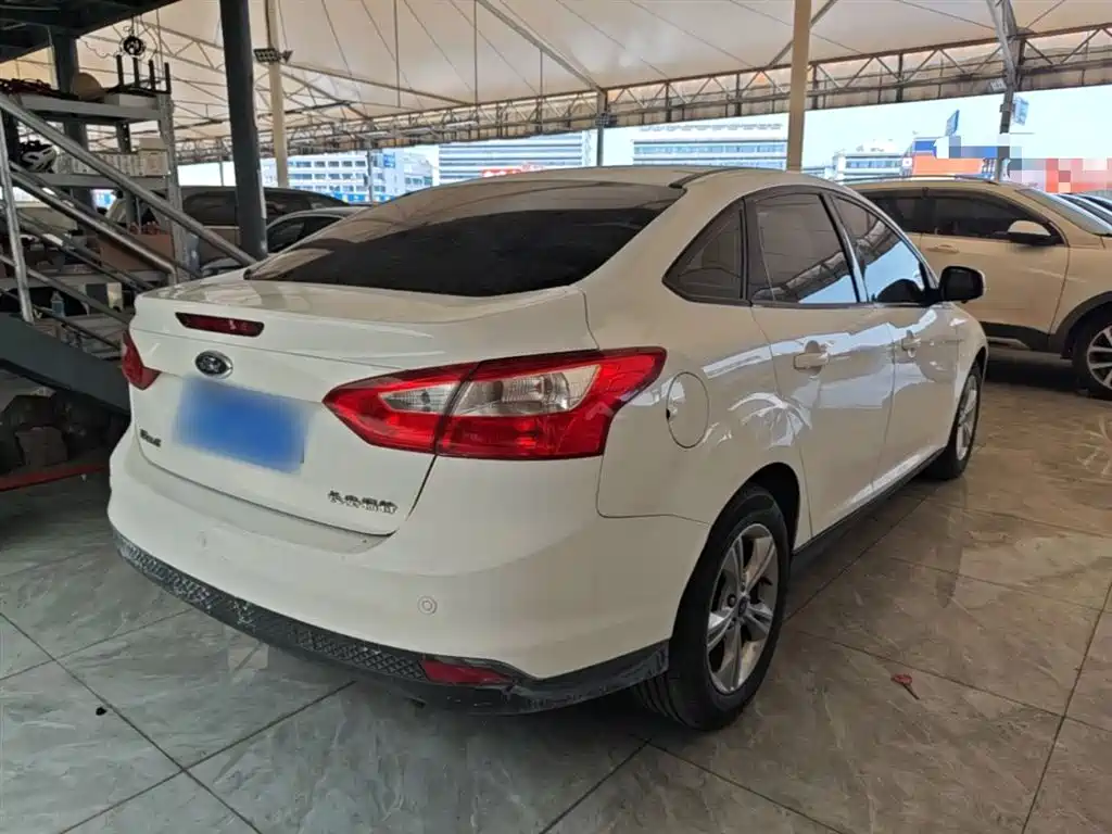 Focus Sedan 1.6 L Auto Style