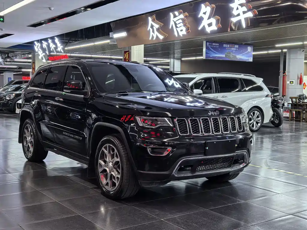 Grand Cherokee (Import) 3.0 L Elite Navigation