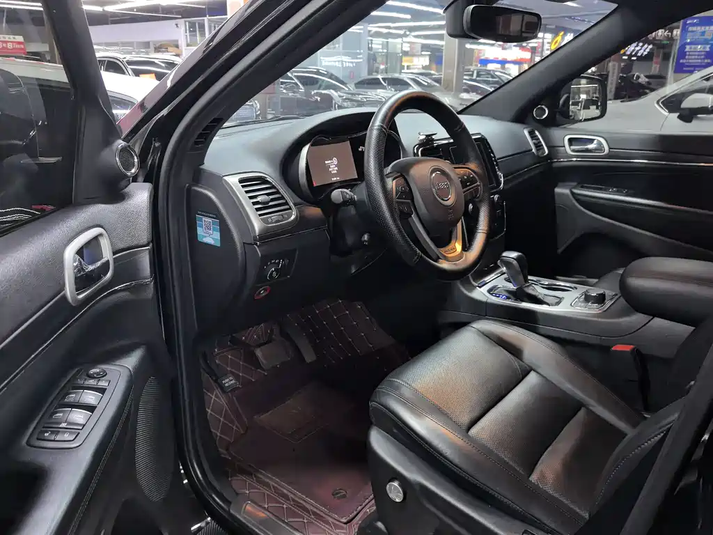 Grand Cherokee (Import) 3.0 L Elite Navigation