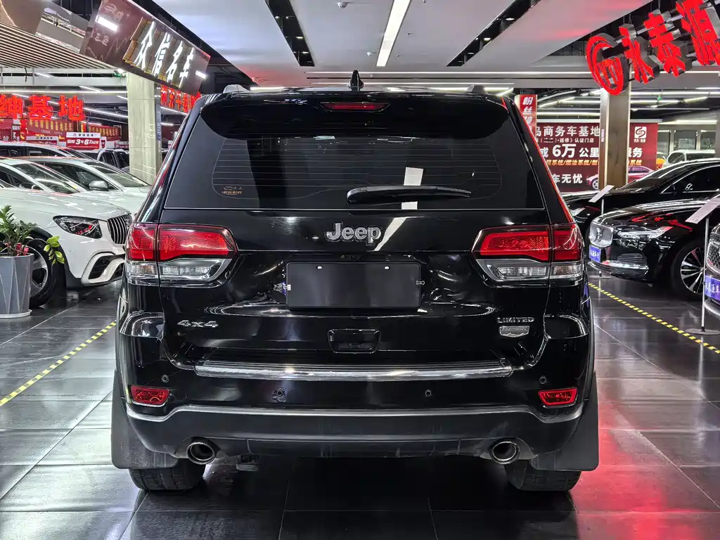 Grand Cherokee (Import) 3.0 L Elite Navigation