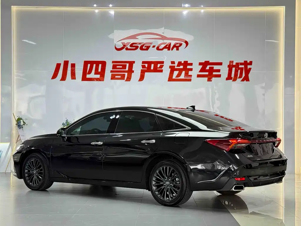 Avalon 2.0 L XLE Premium