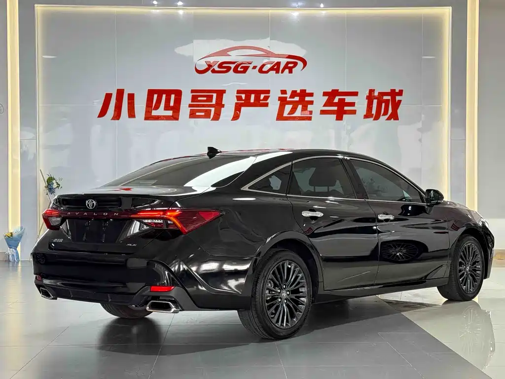 Avalon 2.0 L XLE Premium