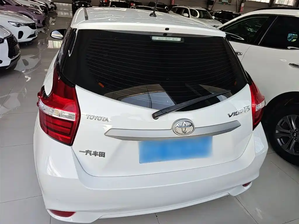 Vios FS 1.5 L CVT Sharp Speed