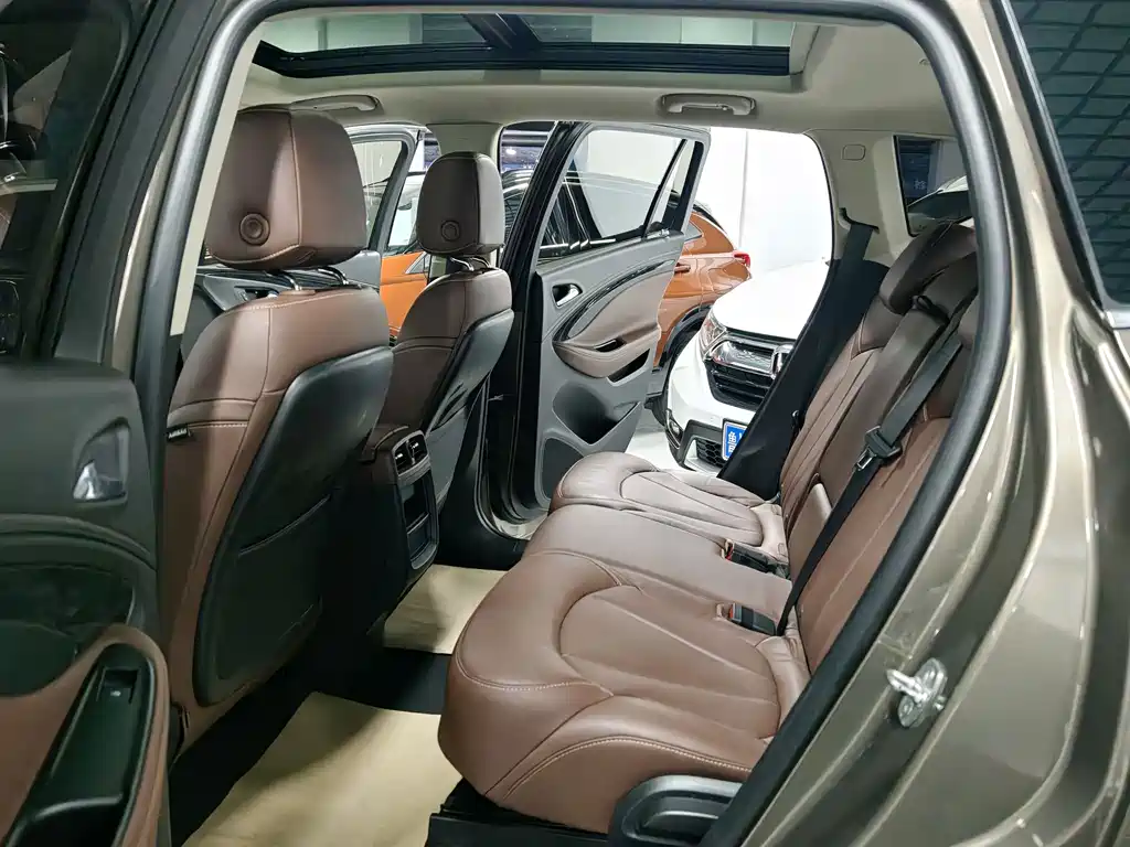 Envision Plus 28 T 4 WD Luxury