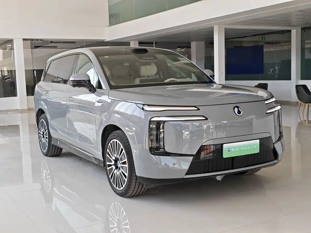 Denza N8 L Flagship
