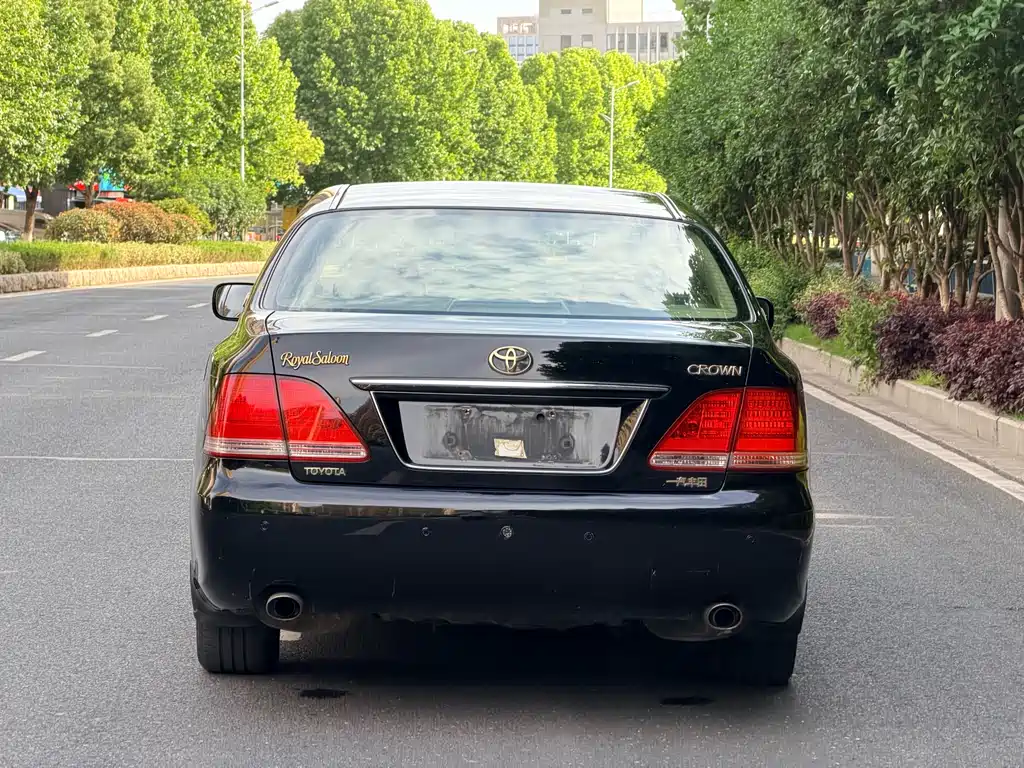 Crown 2.5 L Royal