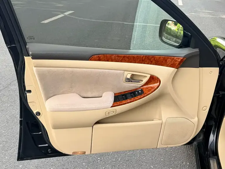 Toyota Crown 2.5 L Royal