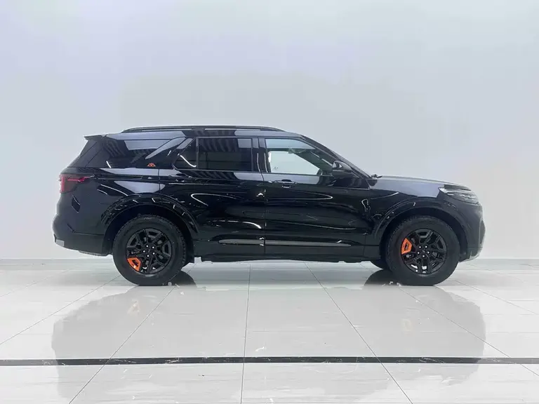 Ford Explorer 探险者 2025款 2.3 T EcoBoost 昆仑穿越版 5座