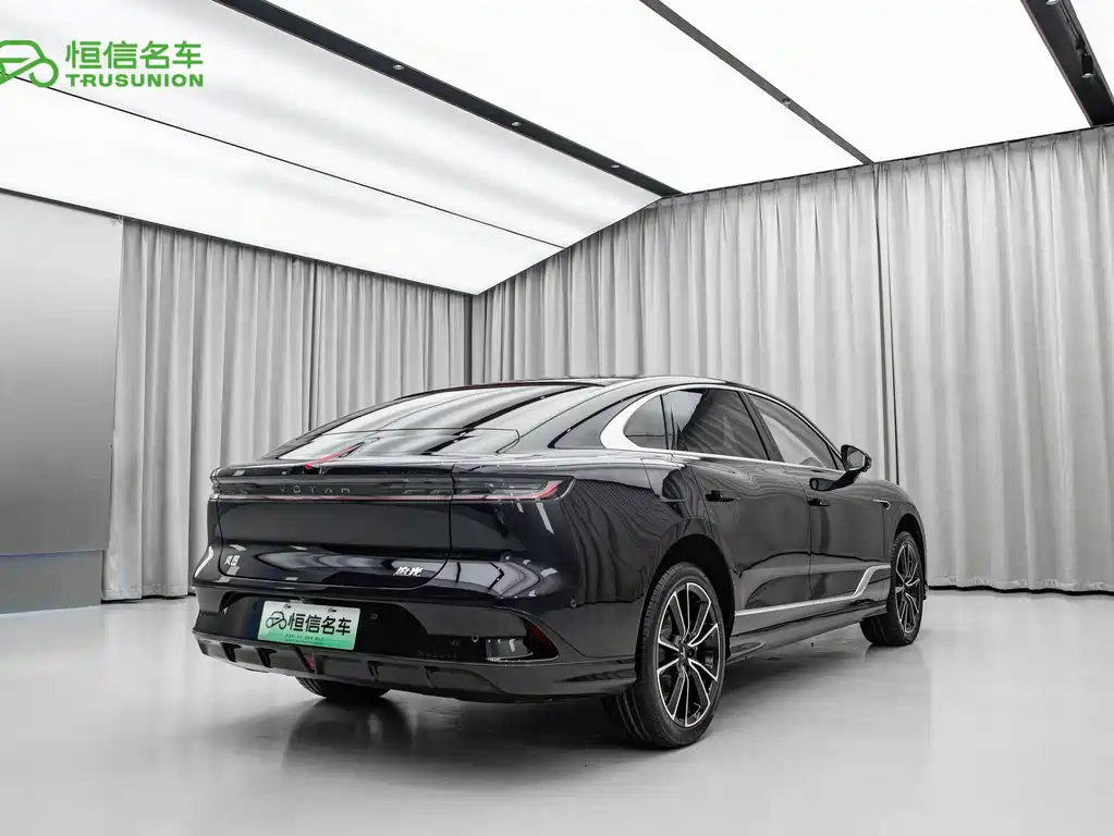 Voyah Zhuiguang PHEV 4 WD Ultra Long Range Flagship